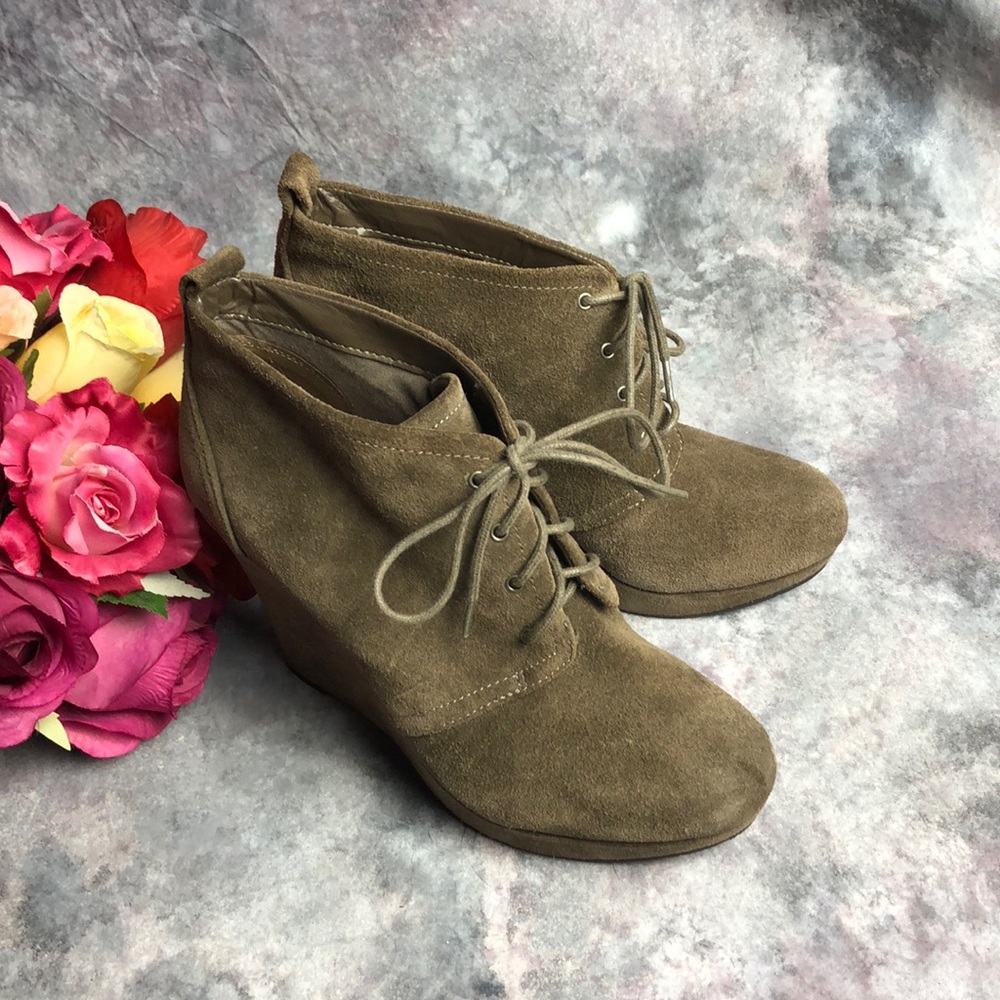 Jessica Simpson taupe suede wedge bootie